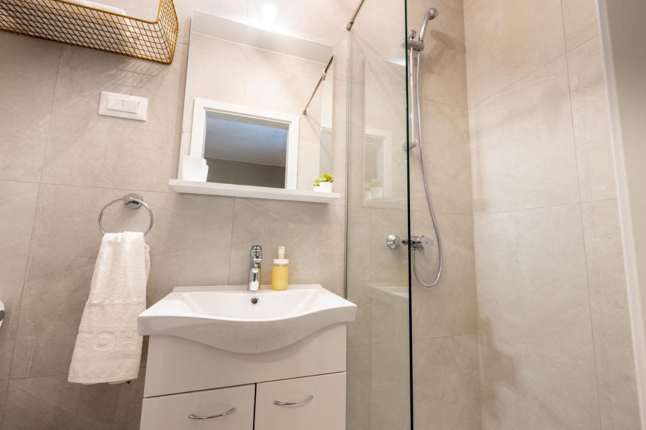 Apartment Bili-Sea View Apartment In The Center Makarska Exterior foto